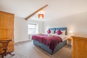 Iron/ironing board, travel cot, free WiFi, bed sheets - 3 Bed in Askrigg (oc-ds1049) (Askrigg)