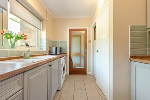 Interior - 2 Bed in Port Eynon (oc-hh2104) (Port Eynon)