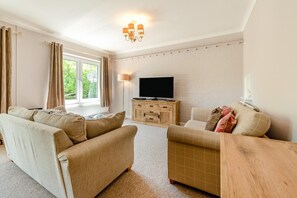 TV - 2 Bed in Port Eynon (oc-hh2104) (Port Eynon)