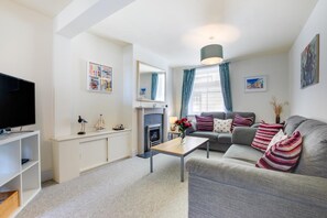 TV - 3 Bed in Penzance (oc-26chap) (Penzance)