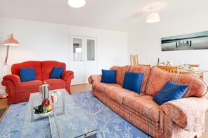 TV, fireplace - 4 Bed in Porthleven (oc-seab) (Porthleven)
