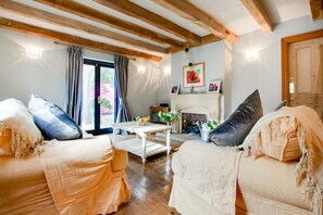 Interior - 6 Bed in Tenby (oc-pw9249) (Tenby)