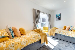 Fer et planche à repasser, lit de bébé portatif, accès au Wi-Fi (inclus)