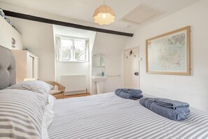 2 Schlafzimmer, Reisekinderbett, kostenloses WLAN, Bettwäsche