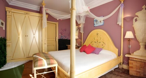 Suite 10 with Mountain Views and Wi-Fi