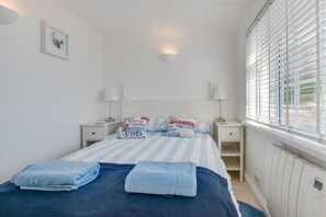 Lit parapluie, Wi-Fi gratuit, draps fournis