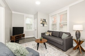 TV - Spacious Home, Close to UC, Hospitals, Downtown (Cincinnati)