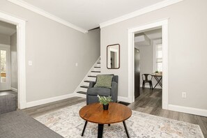 Interior - Spacious Home, Close to UC, Hospitals, Downtown (Cincinnati)