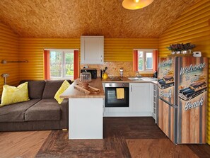 Microwave, oven, cookware/dishes/utensils