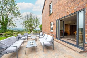 Terrace/patio - 5 Bed in Llandovery (oc-bow323) (Llangadog)