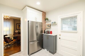 Interior - Peaceful, Elegant Midcentury Retreat, Close to All (Cincinnati)