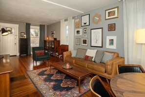 TV - Peaceful, Elegant Midcentury Retreat, Close to All (Cincinnati)