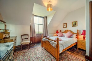 Free WiFi, bed sheets - 5 Bed in Shiskine (oc-b33664) (Shiskine)
