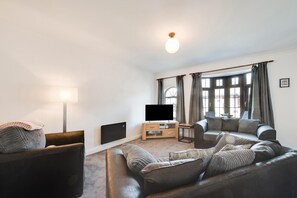 TV - 2 Bed in Seahouses (oc-nb1974) (North Sunderland)