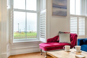 TV - 2 Bed in Whitby (oc-c33513) (Whitby)