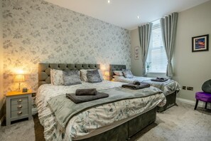 2 bedrooms, bed sheets - 2 Bed in Whitby (oc-c33513) (Whitby)