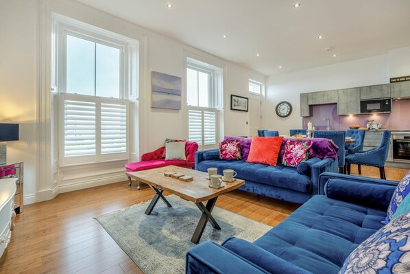 TV - 2 Bed in Whitby (oc-c33513) (Whitby)
