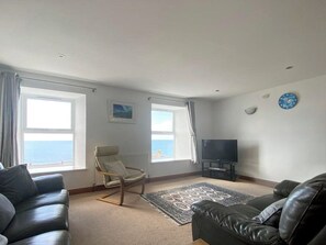 TV - 3 Bed in Porthleven (oc-atlant) (Porthleven)
