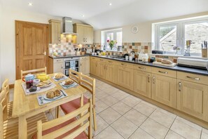 Dining - 3 Bed in Porthleven (oc-atlant) (Porthleven)