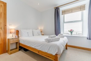 3 bedrooms, travel crib, free WiFi, bed sheets - 3 Bed in Porthleven (oc-atlant) (Porthleven)