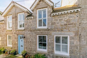 Exterior - 3 Bed in Mousehole (oc-gwylan) (Mousehole)