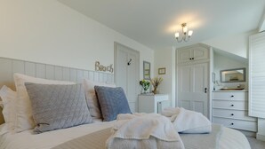 3 chambres, accès au Wi-Fi (inclus), literie fournie