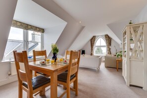 Dining - 1 Bed in Saundersfoot (oc-pw1007) (Saundersfoot)