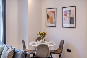 Dining - 3 Bed in Hull (oc-c33964) (Kingston-upon-Hull)