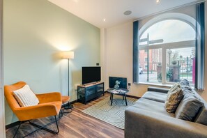 TV - 3 Bed in Hull (oc-c33964) (Kingston-upon-Hull)