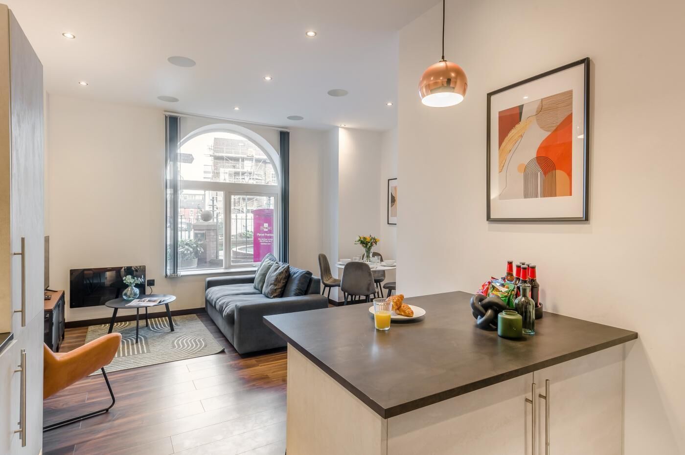 المنشأة من الداخل