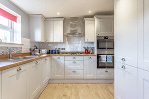 Forno, lavastoviglie, pentole/stoviglie/utensili