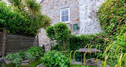 2 Bed in Mousehole (oc-mizpah)