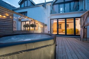 Terrace/patio - 4 Bed in Saundersfoot (oc-pw9262) (Saundersfoot)