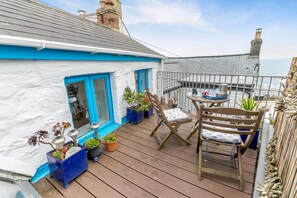 Outdoor dining - 1 Bed in Porthleven (oc-smuggl) (Porthleven)