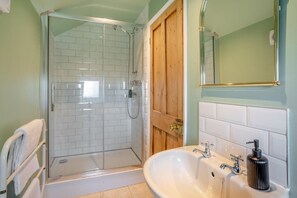 Towels - 1 Bed in Crayke (oc-g33754) (Crayke)