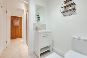 Hair dryer, towels - 2 Bed in Tonbridge (oc-ts735) (Tonbridge)