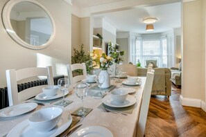Dining - 3 Bed in Mumbles (oc-t34004) (The Mumbles)