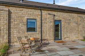 Outdoor dining - 2 Bed in Dunsop Bridge (oc-w33524) (Dunsop Bridge)