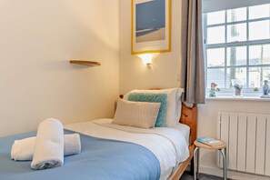 Iron/ironing board, free WiFi, bed sheets - 2 Bed in Seahouses (oc-nb1971) (Seahouses)