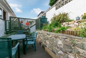 Outdoor dining - 2 Bed in Porthleven (oc-lampho) (Porthleven)