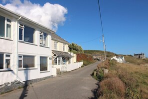 Exterior - 2 Bed in Porthleven (oc-lampho) (Porthleven)