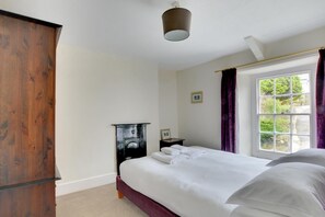 Iron/ironing board, travel cot, free WiFi, bed sheets - 3 Bed in Boscastle (oc-p00874) (Boscastle)