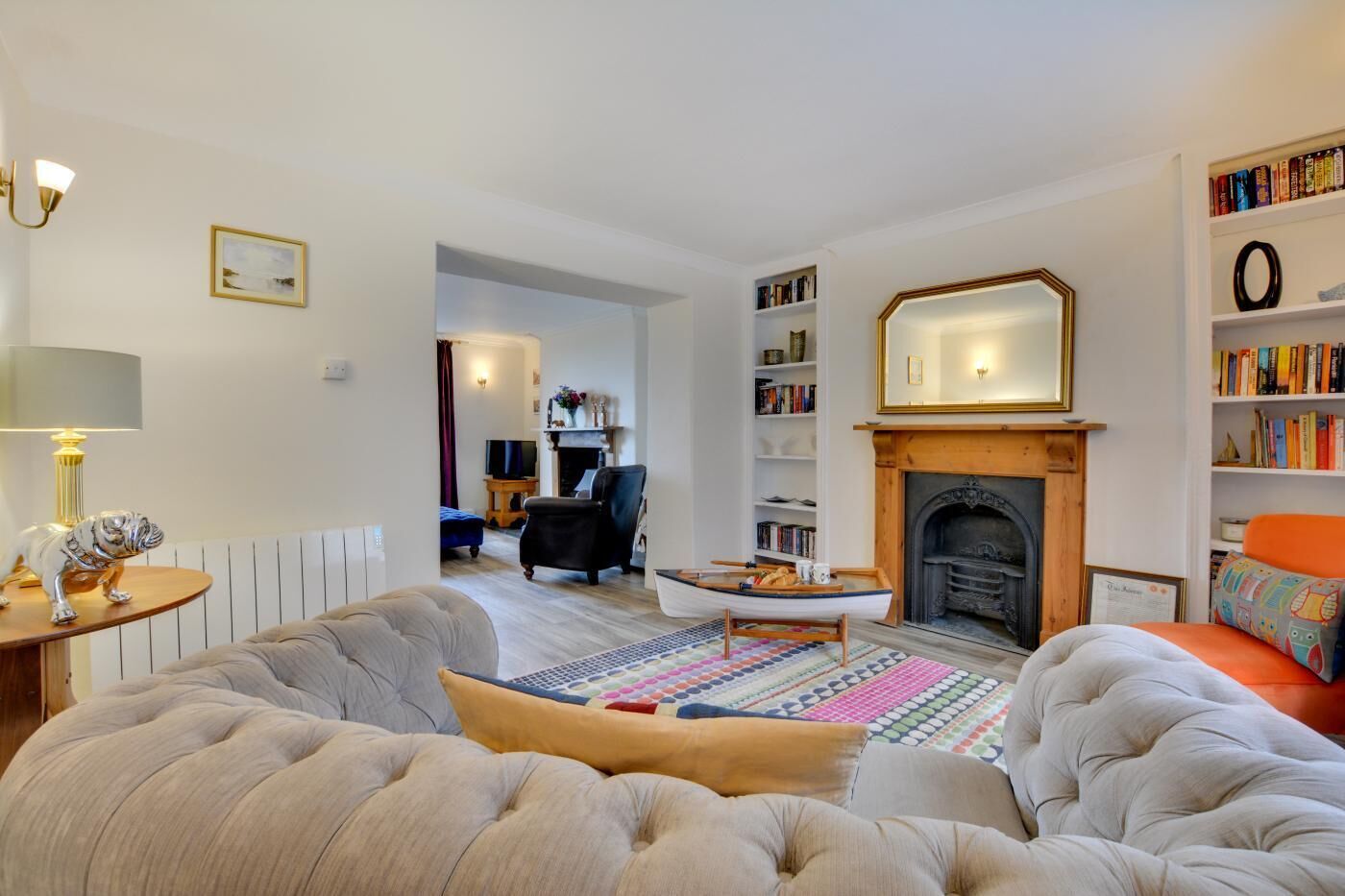 Télévision, cheminée