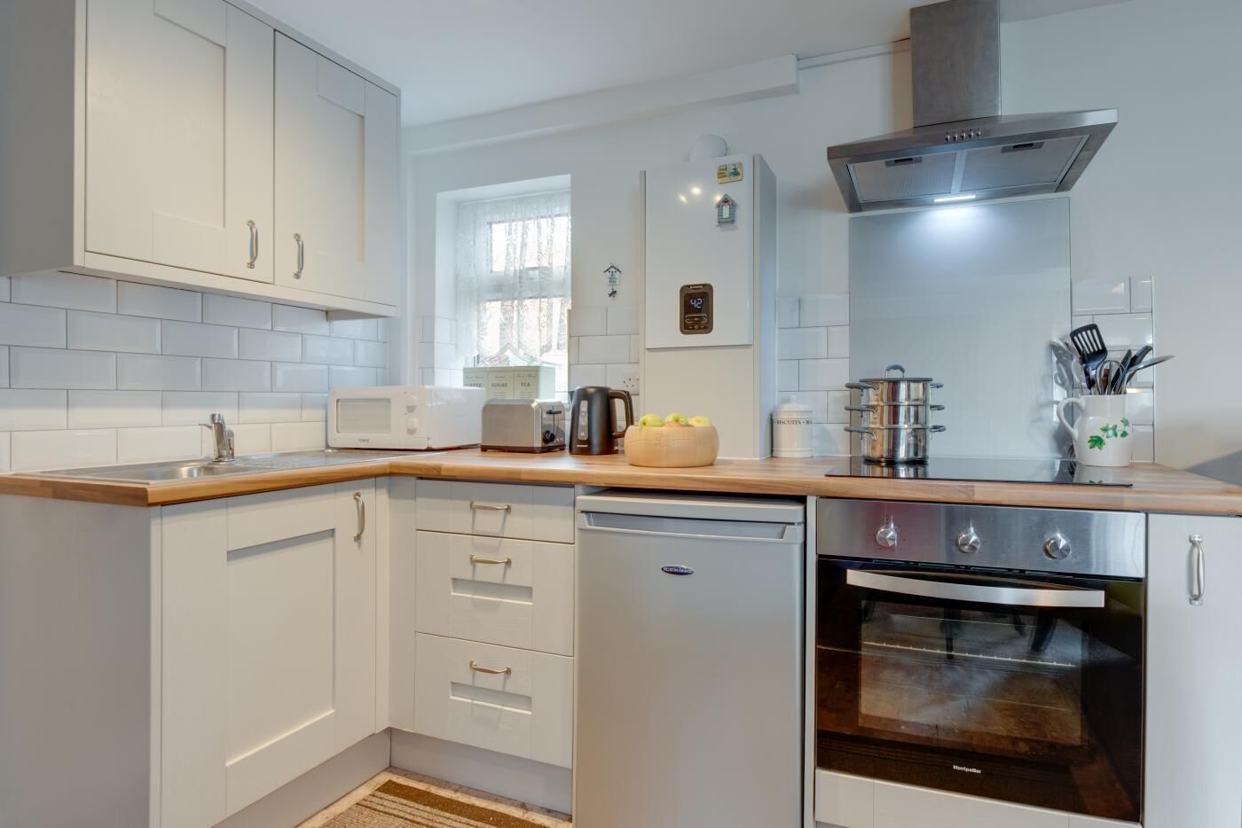 Microwave, oven, cookware/dishes/utensils