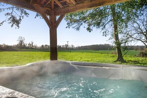 Outdoor spa tub - 13 Bed in Skendleby (oc-s33954) (Skendleby)