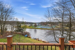 Property grounds - Spacious Lakefront Retreat with Game Room, Deck & Fireplace (Pocono Lake)