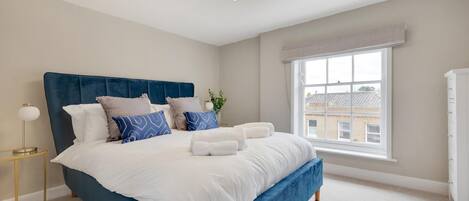 Fer et planche à repasser, Wi-Fi gratuit, draps fournis