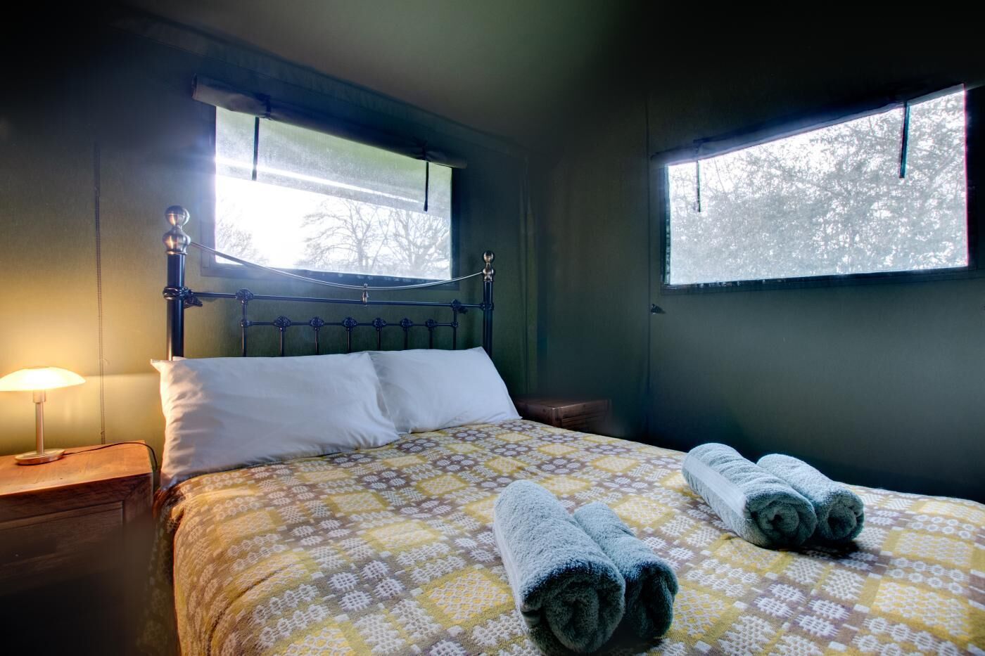 Wi-Fi de cortesia, roupa de cama