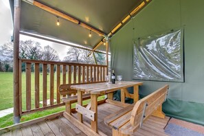 Outdoor dining - 3 Bed in Talybont On Usk (oc-wal375) (Talybont-on-Usk)