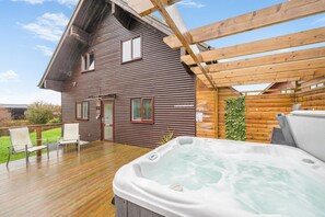 Terrace/patio - 4 Bed in Winnards Perch (oc-w34023) (Winnard's Perch)